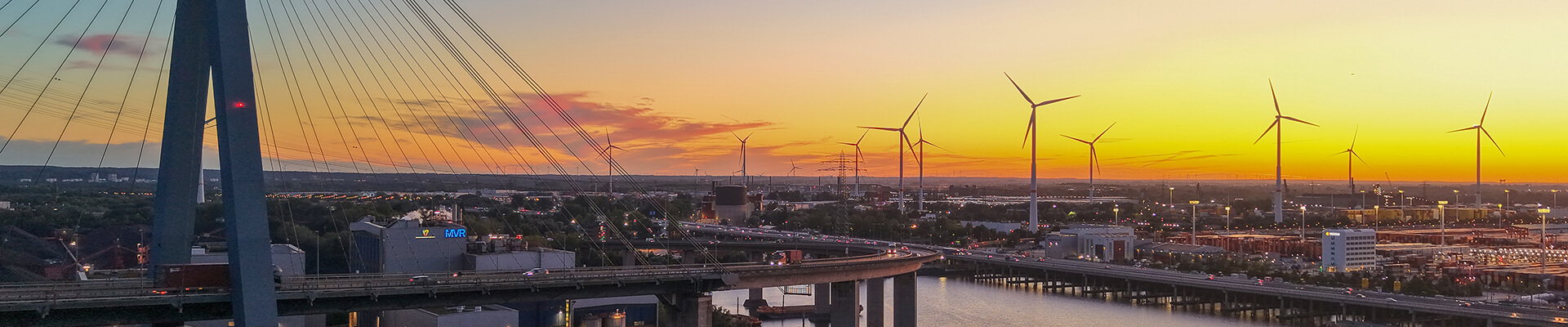 Drohnenblick Hamburg - Köhlbrandbrücke