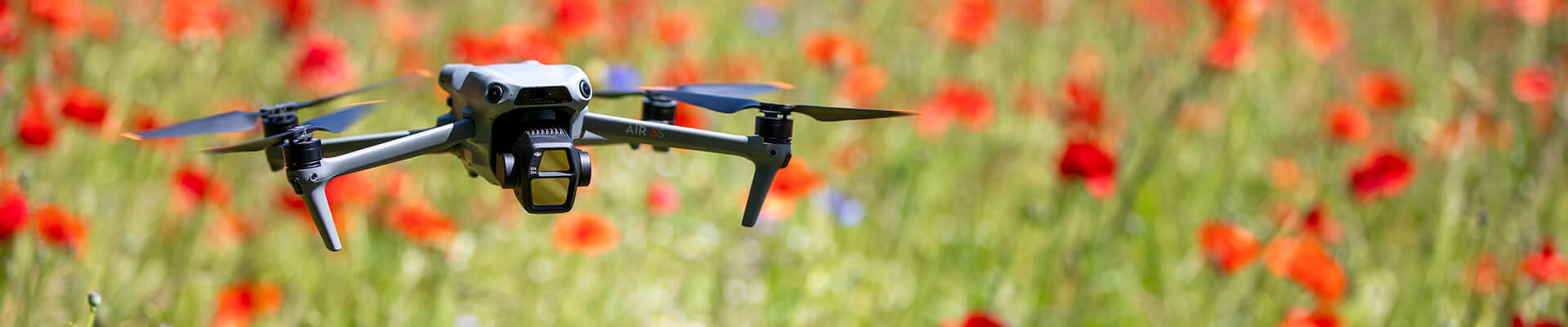 DJI Air 3S - Mohnfeld